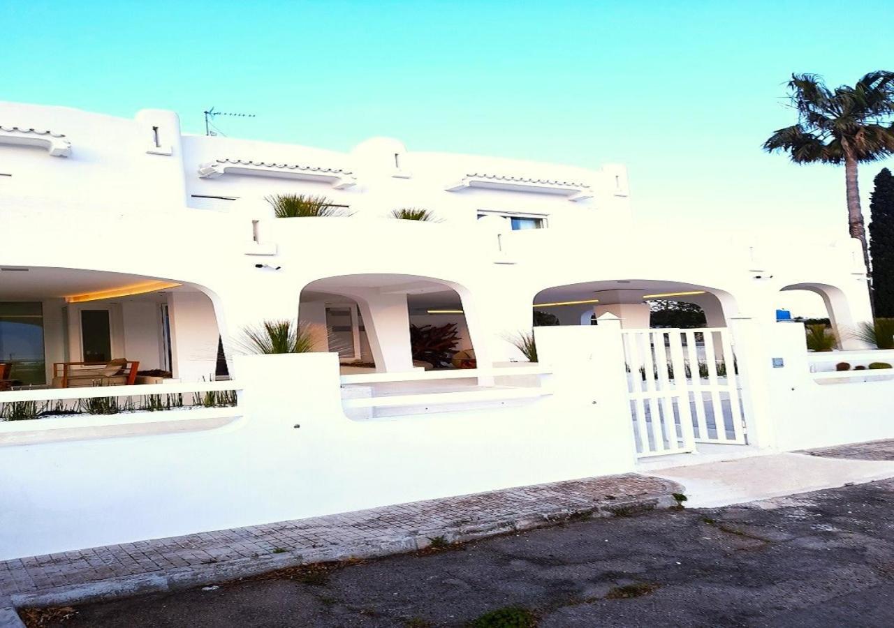 B&B Valentino Luxury Rooms By Salentolimit Porto Cesareo Bagian luar foto